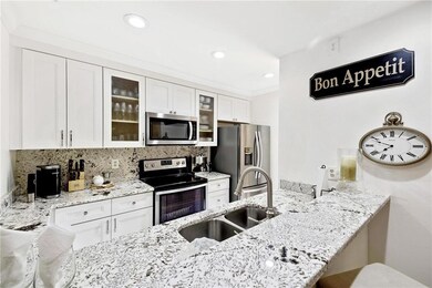 This kitchen has everything*Soft close drawers*Fre