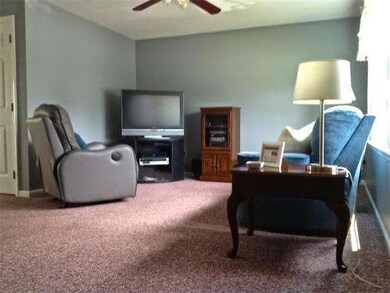 387 Hypine Rd, Dracut, MA 01826 - photo 3