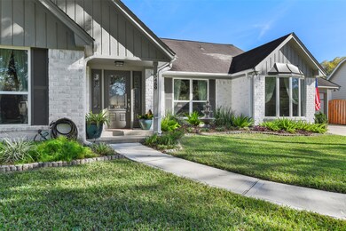 5459 Apple Blossom Ln, Friendswood, TX 77546 - photo 2