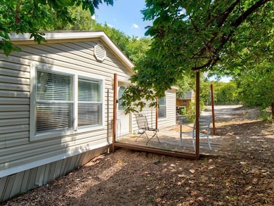 302 Pine Bluff Ln, Springtown, TX 76082 - photo 4