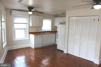 4417 Baker St unit 3, Philadelphia, PA 19127 - photo 4