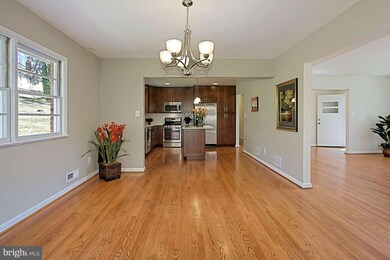 6364 Waterway Dr, Falls Church, VA 22044 - photo 6