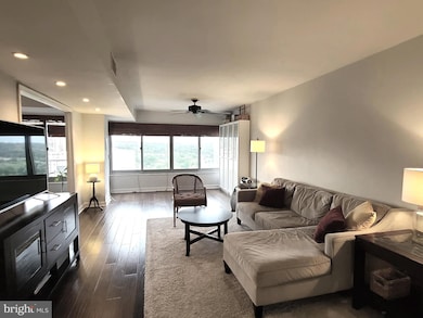 The Pavilion on the Park unit 1410, Alexandria, VA 22304 - photo 2