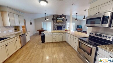 108 Oak Ridge Dr, San Marcos, TX 78666 - photo 7