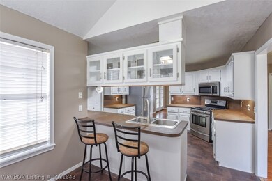 708 Stephanie St, Muldrow, OK 74948 - photo 4