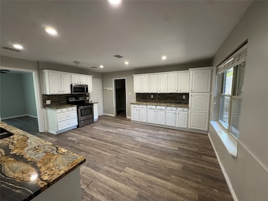 125 Redwood Dr, Lewisville, TX 75077 - photo 7