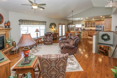 920 33rd St, Cody, WY 82414 - photo 4