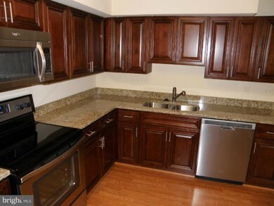 7905 Tyson Oaks Cir, Vienna, VA 22182 - photo 7