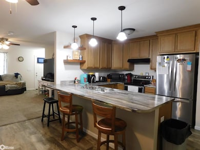 606 S Elm St, Creston, IA 50801 - photo 2