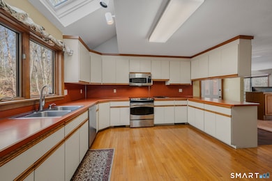 97 W Main St unit 24, Niantic, CT 06357 - photo 7