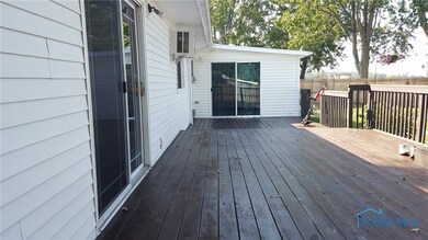 23897 W Meadow Dr, Genoa, OH 43430 - photo 5