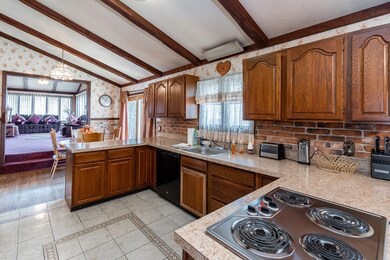 27 Hoover St, Dracut, MA 01826 - photo 6