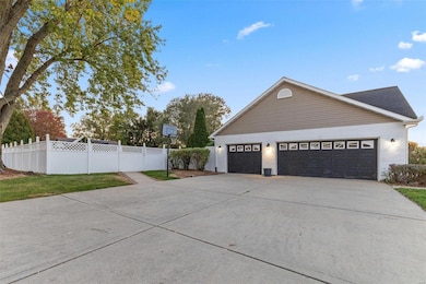 1001 Saddlewood Dr, Maryville, IL 62062 - photo 7