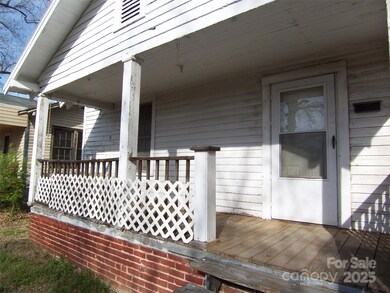 712 Douglas St, Shelby, NC 28150 - photo 5