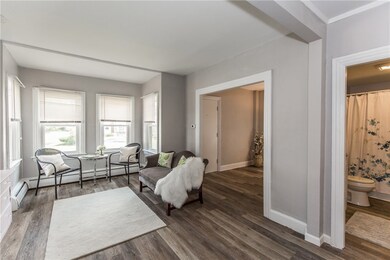 Living Area/Bath