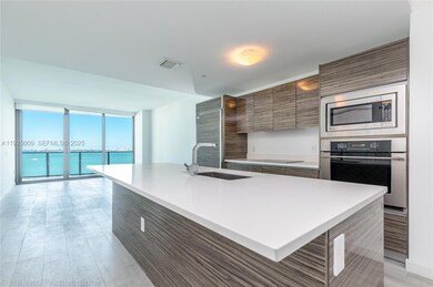 Icon Bay unit 607, Miami, FL 33137 - photo 4
