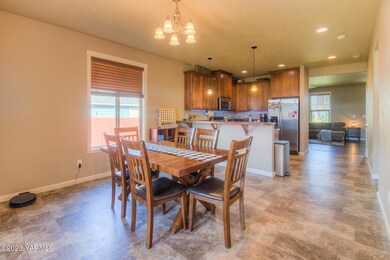 802 Summit Ave, Moxee, WA 98936 - photo 5