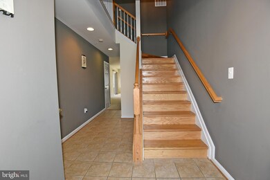 8423 Ice Crystal Dr, Laurel, MD 20723 - photo 4