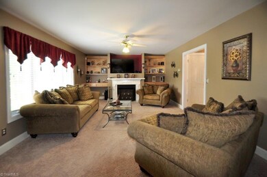 2392 Hickory Forest Dr, Asheboro, NC 27203 - photo 3