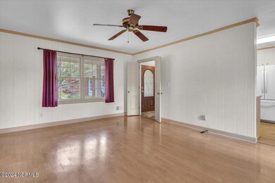 05-Final 914 Greenhowe Dr ILM-RJREM-7102