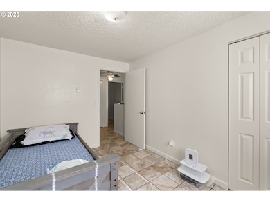 1720 17th St, Springfield, OR 97477 - photo 2