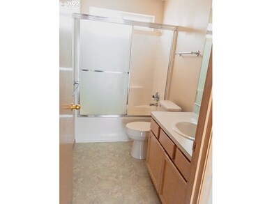 13587 SE 150th Terrace, Clackamas, OR 97015 - photo 5