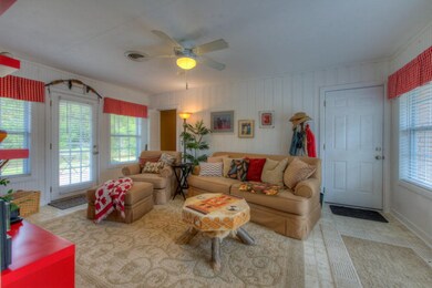 928 Bismark St, Seguin, TX 78155 - photo 5