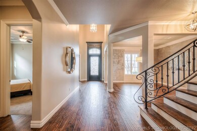 A stunning 2-Story entry welcomes guests into the