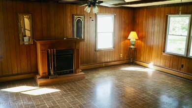 548 Pleasant Ridge Rd, Cresco, PA 18326 - photo 2