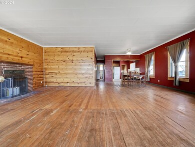 297 Pine St, Halfway, OR 97834 - photo 5