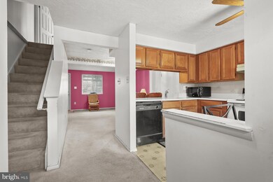 6016 Rowanberry Dr, Elkridge, MD 21075 - photo 7