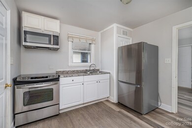 1016 4th St, Statesville, NC 28677 - photo 3