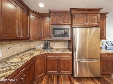9203 Yakima Ct-25