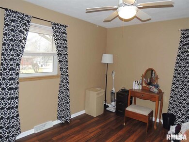 4524 25th Ave, Rock Island, IL 61201 - photo 7