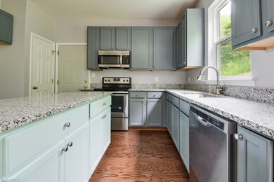 107 Farriers Ln, Jamestown, NC 27282 - photo 3