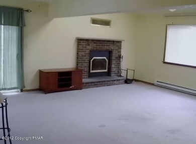 129 Robinwood Dr, Tobyhanna, PA 18466 - photo 3