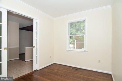 10829 Brewer House Rd, Rockville, MD 20852 - photo 6