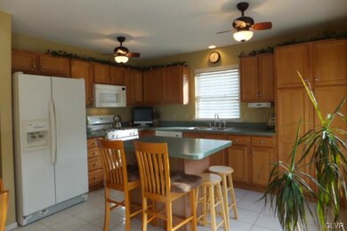 8018 Heritage Dr, Alburtis, PA 18011 - photo 6