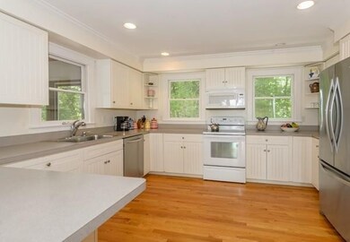 7 Lothrop Ln unit 1 (main), Cohasset, MA 02025 - photo 4