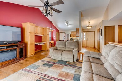 619 Grace Dr, Lake In the Hills, IL 60156 - photo 4