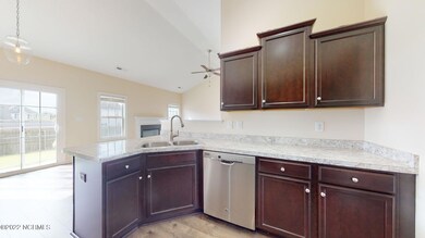 31-web-or-mls-409-Derrick-Dr-Sneads-Ferr