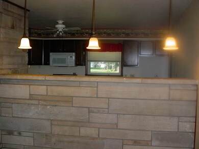 812 Sunny Acres Dr, Princeton, IL 61356 - photo 3