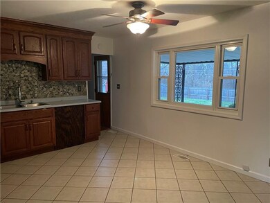 3057 Hawcreek Blvd, Columbus, IN 47203 - photo 5