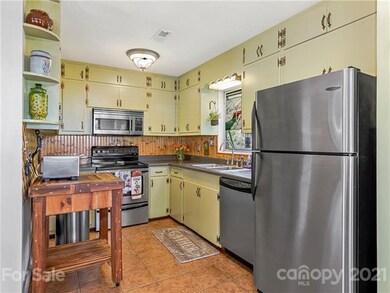 33 Holly Hill Dr, Asheville, NC 28806 - photo 7