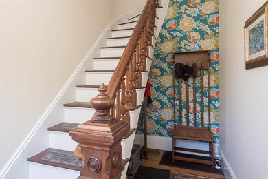 659 Middle St unit 2, Portsmouth, NH 03801 - photo 4