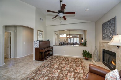 007_Family Room