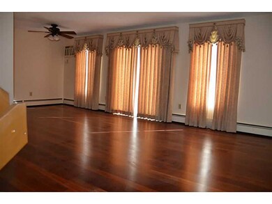 565 Quaker Ln unit 68, West Warwick, RI 02893 - photo 2