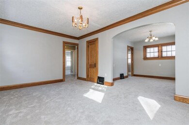 361 21st St SE, Cedar Rapids, IA 52403 - photo 4