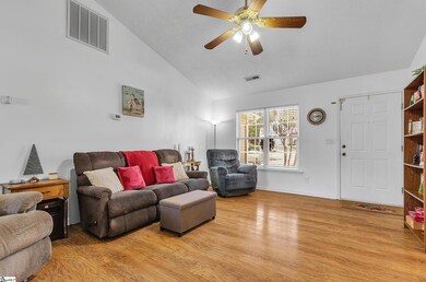 17 Oxbow Ct, Simpsonville, SC 29680 - photo 4