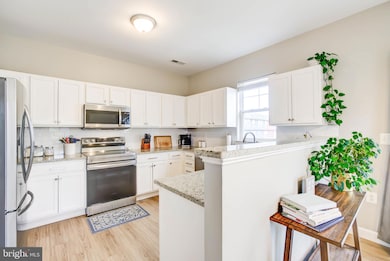 5035 Kimi Gray Ct SE, Washington, DC 20019 - photo 4